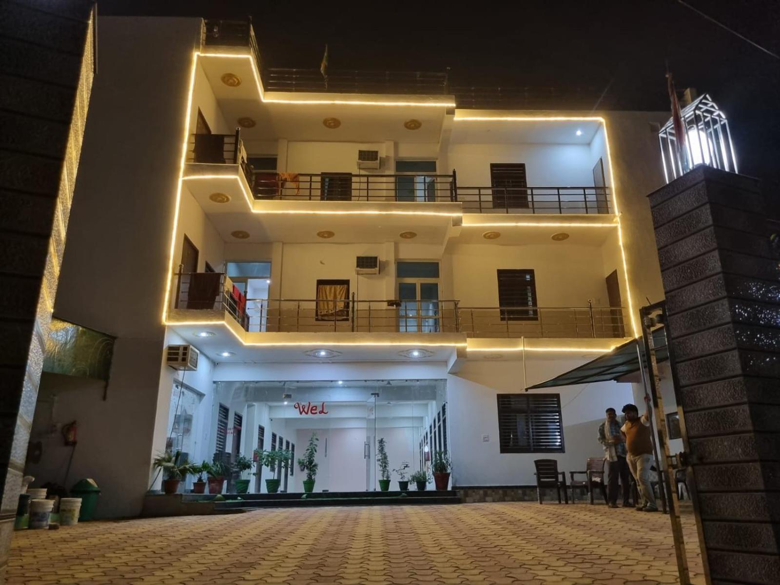 Vrindavan Bhakti Bhavan- Near Prem Mandir By Mukund Otel Dış mekan fotoğraf